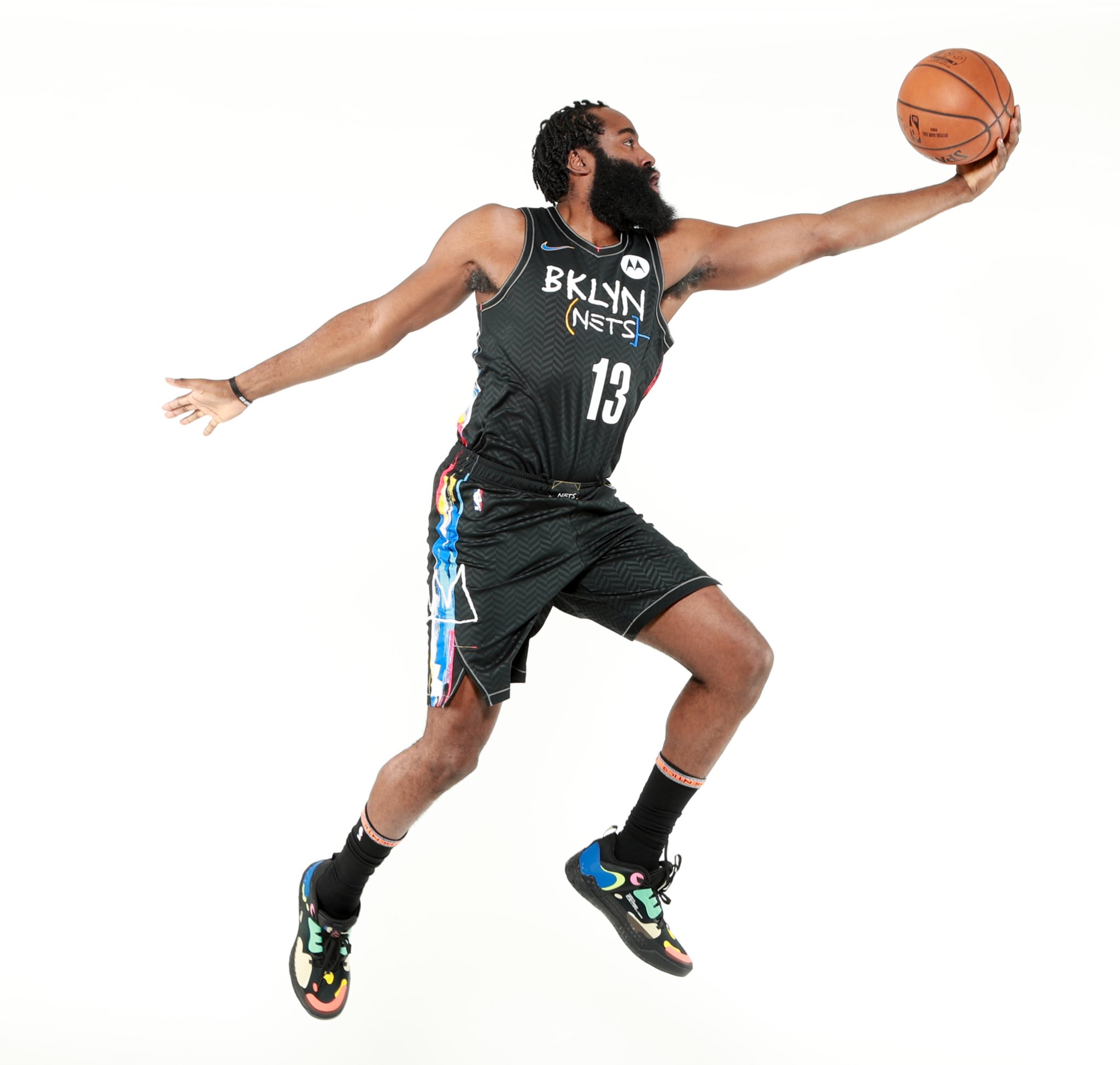 皇马vs塞维利亚名单：维尼修斯、姆巴佩领衔，巴尔韦德缺席（皇马对阵塞维利亚名单出炉：姆巴佩、维尼修斯领衔，巴尔韦德落选）