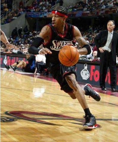 德甲半场：霍恩顿吉破门，格雷罗扳平，拜仁慕尼黑1-1圣保利（半场战报：霍恩顿吉先拔头筹，格雷罗扳平，拜仁慕尼黑暂1-1圣保利）