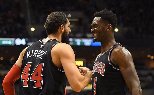 半场战报：阿森纳1-1拜仁，廷贝尔破门，伦纳特-卡尔扳平（半场速报：阿森纳1-1拜仁，廷贝尔先拔头筹，伦纳特-卡尔追平）