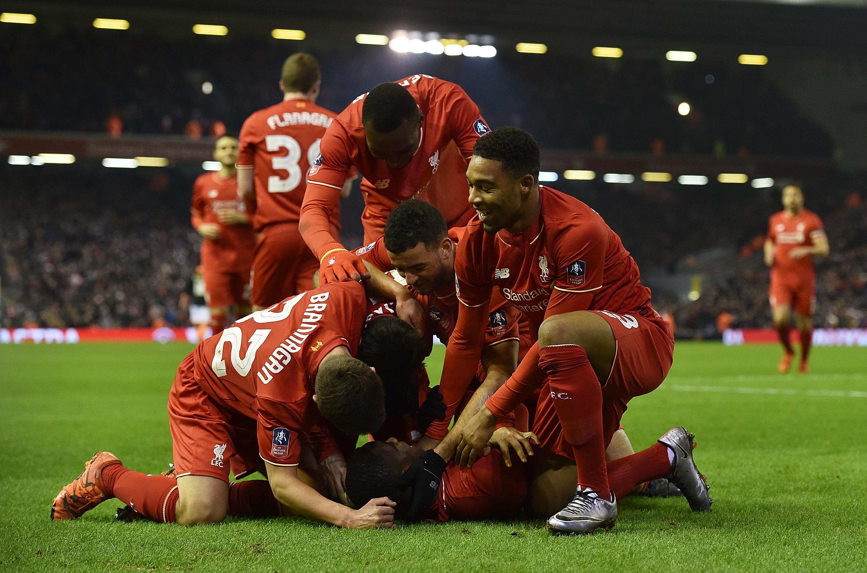 不一样篮球 ｜ 这就是Luka 5？平平无奇的外观却有Zoom Strobel？（不一样篮球 ｜ 看似普通的Luka 5竟搭载Zoom Strobel？）