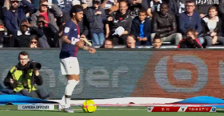 成都蓉城高歌猛进直冲前四（成都蓉城势如破竹冲击前四）