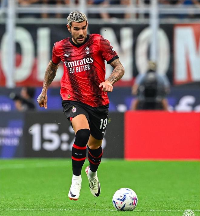 拜仁本赛季德甲首次落后，也是首次在上半场丢球（德甲本赛季，拜仁首次在上半场失球并首次陷入落后）