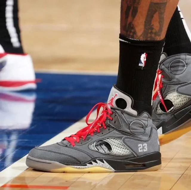 西甲真是菜完了，跟意甲坐一桌吧（西甲这水平也就和意甲一个档次了）