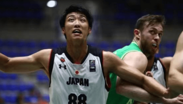 皇家社会继续黑马表现（皇家社会延续黑马势头）