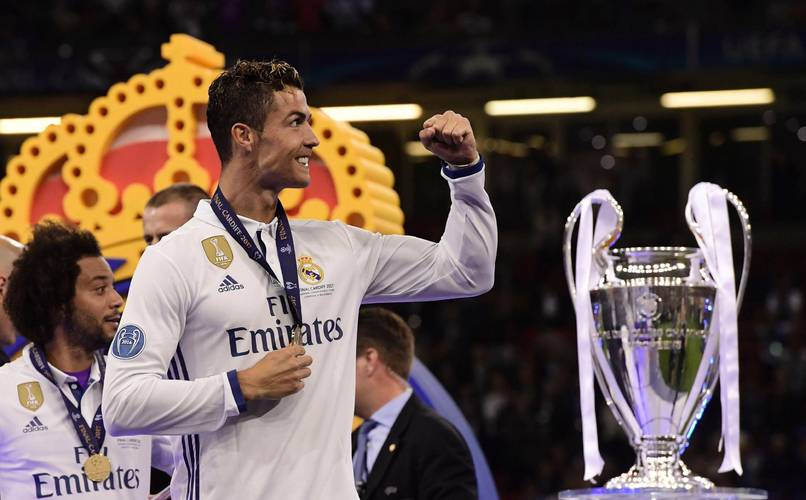 英媒：桑德兰向贡多齐报价2500万欧元，并密切关注小贝林（英媒：桑德兰出价2500万欧求购贡多齐，仍密切关注小贝林）