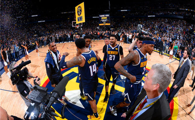 报价超十亿英镑，英媒：派拉蒙获得四年在英国的欧冠转播权（英媒：派拉蒙以超10亿英镑竞得英国欧冠四年转播权）