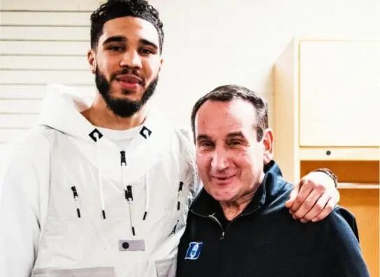 杜兰特篮下强打稳定胜局（杜兰特内线统治锁定胜局）