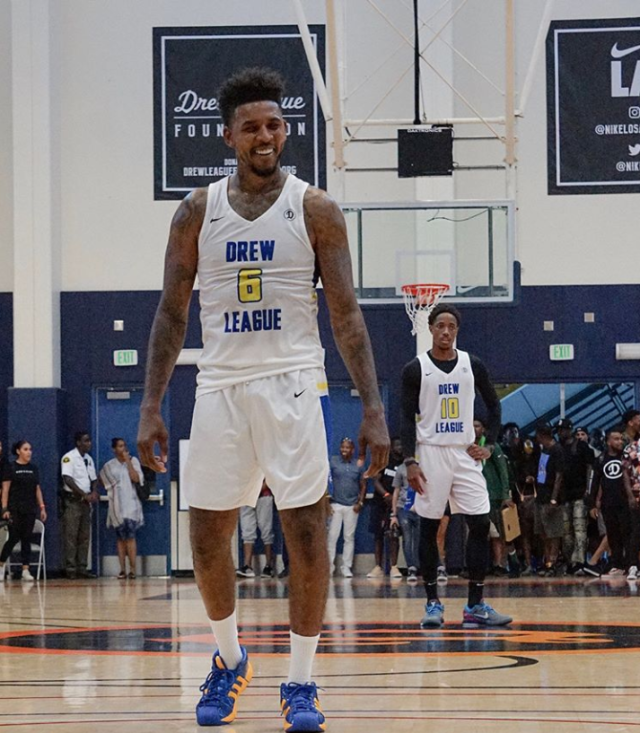 记者：纽卡和桑德兰有意贡多齐，拉齐奥估价2500-3000万欧（记者：纽卡、桑德兰有意引进贡多齐，拉齐奥标价2500万-3000万欧元）