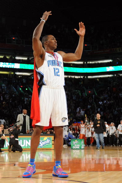 高强度卡位对抗的幕后故事（激烈卡位之争的背后秘闻）