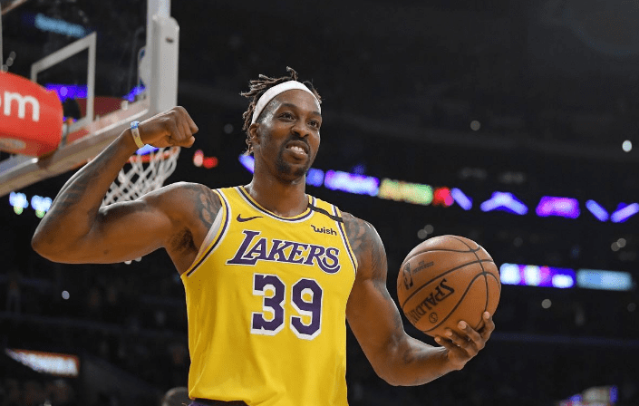 最后连失绝平三分！贺希宁19中9空砍21+8+8 三分6中0（末段连失追平三分！贺希宁19投9中空砍21+8+8，三分6投0中）