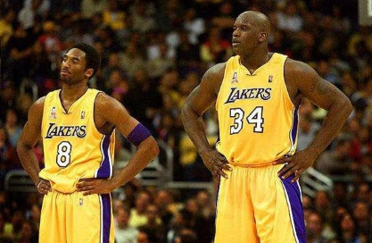 火箭半场篮板碾压对手仍落后，快船9记三分成反超关键（火箭半场篮板优势明显却仍落后，快船9个三分球扭转战局并反超）