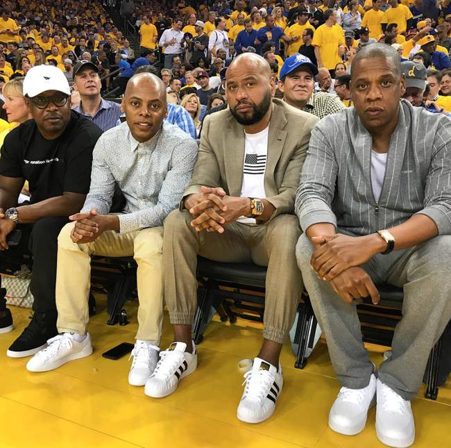 拉梅洛·鲍尔遭NBA名宿直言质问：你想赢球？还是只想被人喜欢？（拉梅洛·鲍尔被NBA名宿直面发问：你是想赢球，还是只想要人气？）